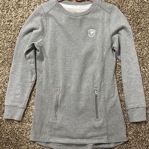 Sweater (small stain) can be removed by zipper area.